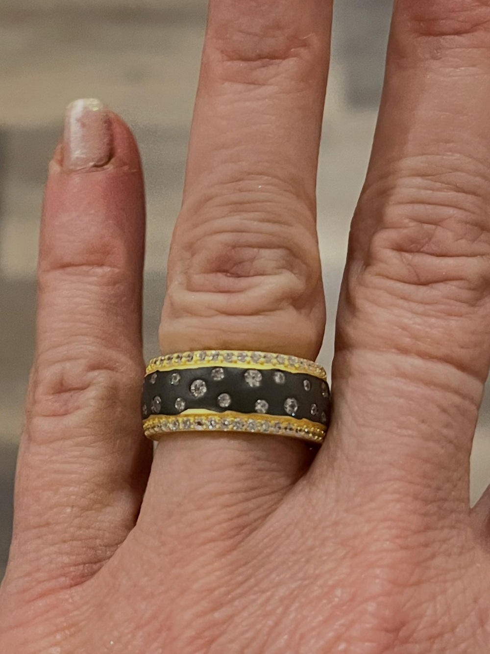 Freida Rothman size 6 Black/Gold Pavé Band Ring***missing one stone on border - Picture 7 of 9